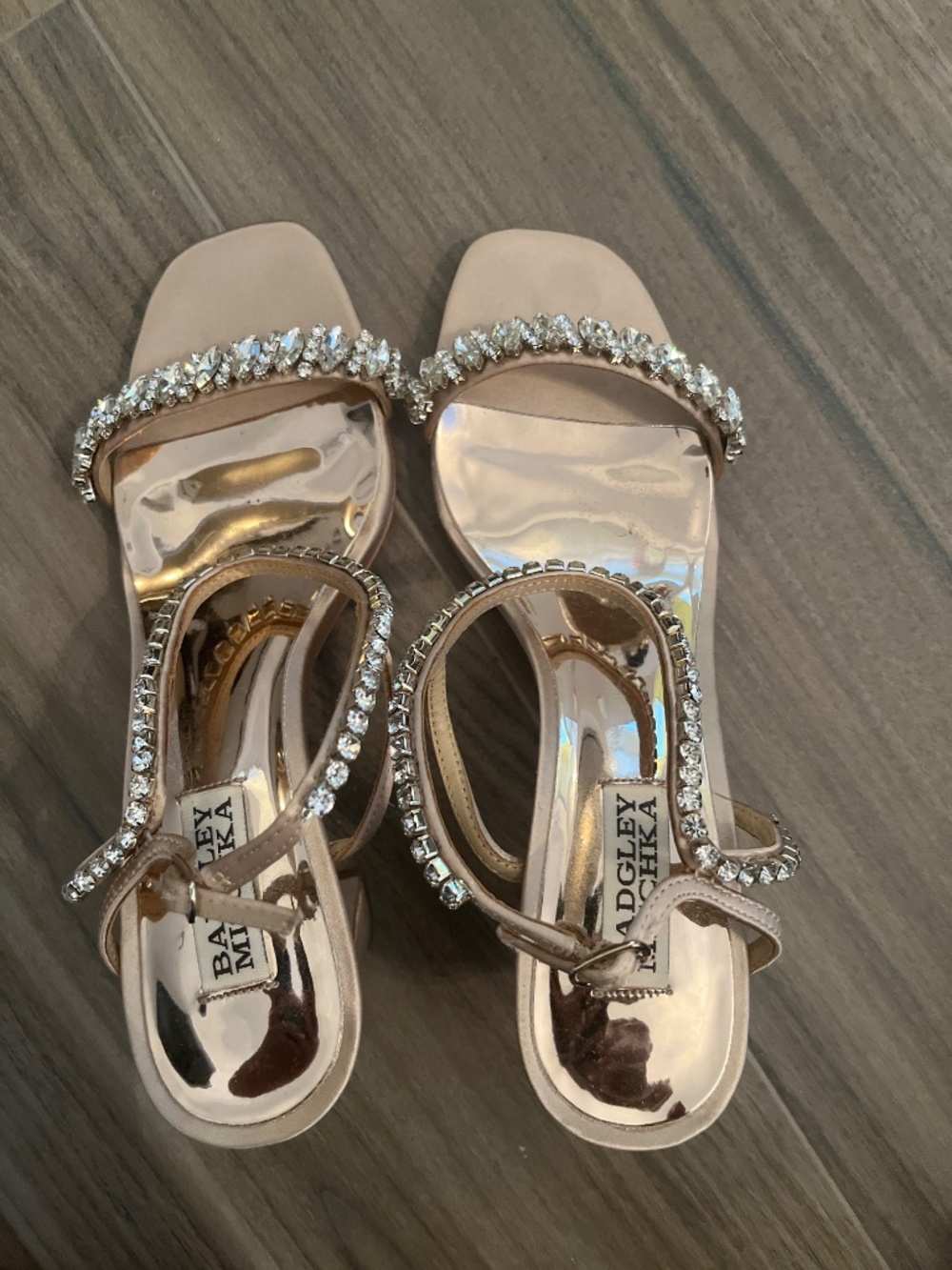 Badgley Mischka rose gold sandals - Picture 2 of 3